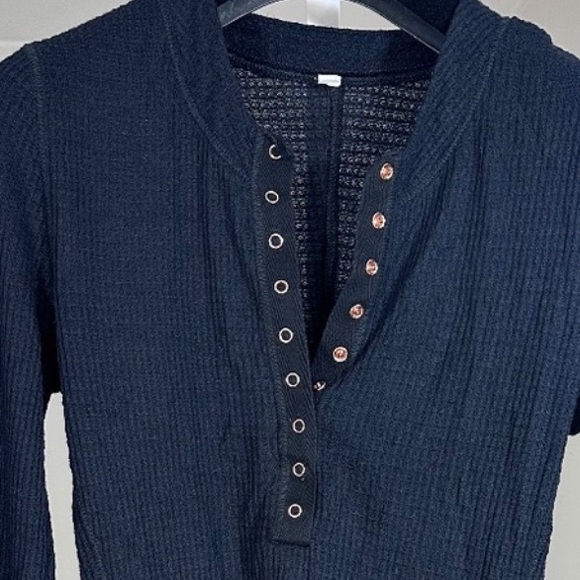 Free People One Of The Girls Henley Black Medium Black Gold Buttons Medium - Picture 7 of 10